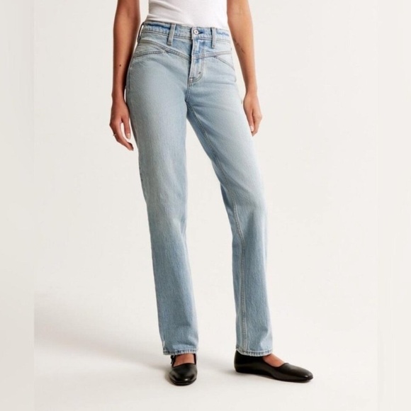 Abercrombie & Fitch Denim - Abercrombie Curve Love Mid Rise 90s Straight Jean